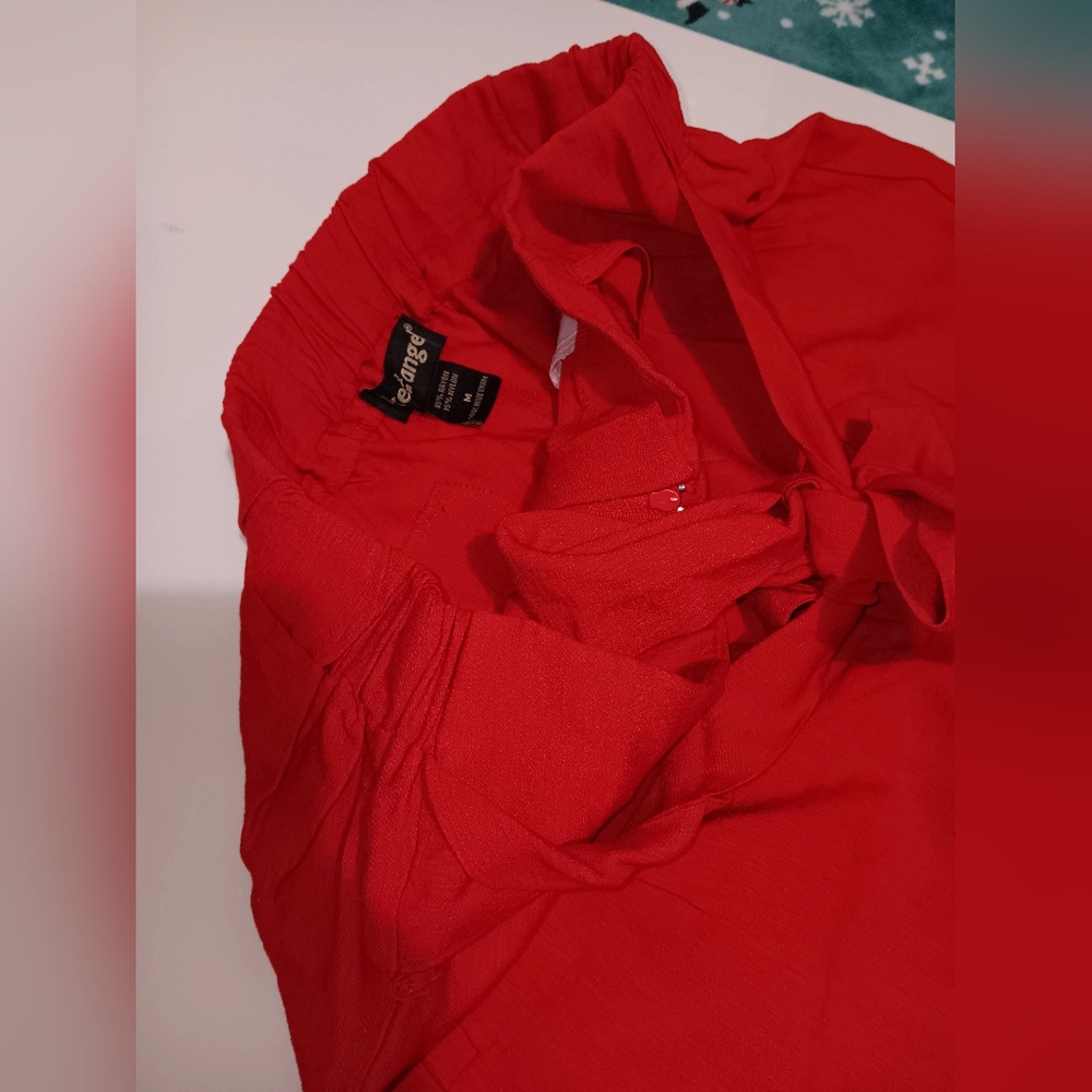 Red pants - Picture 2 of 4